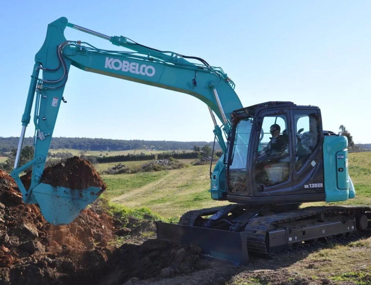Kobelco SK135SR 13.5T Medium Excavator Excavator