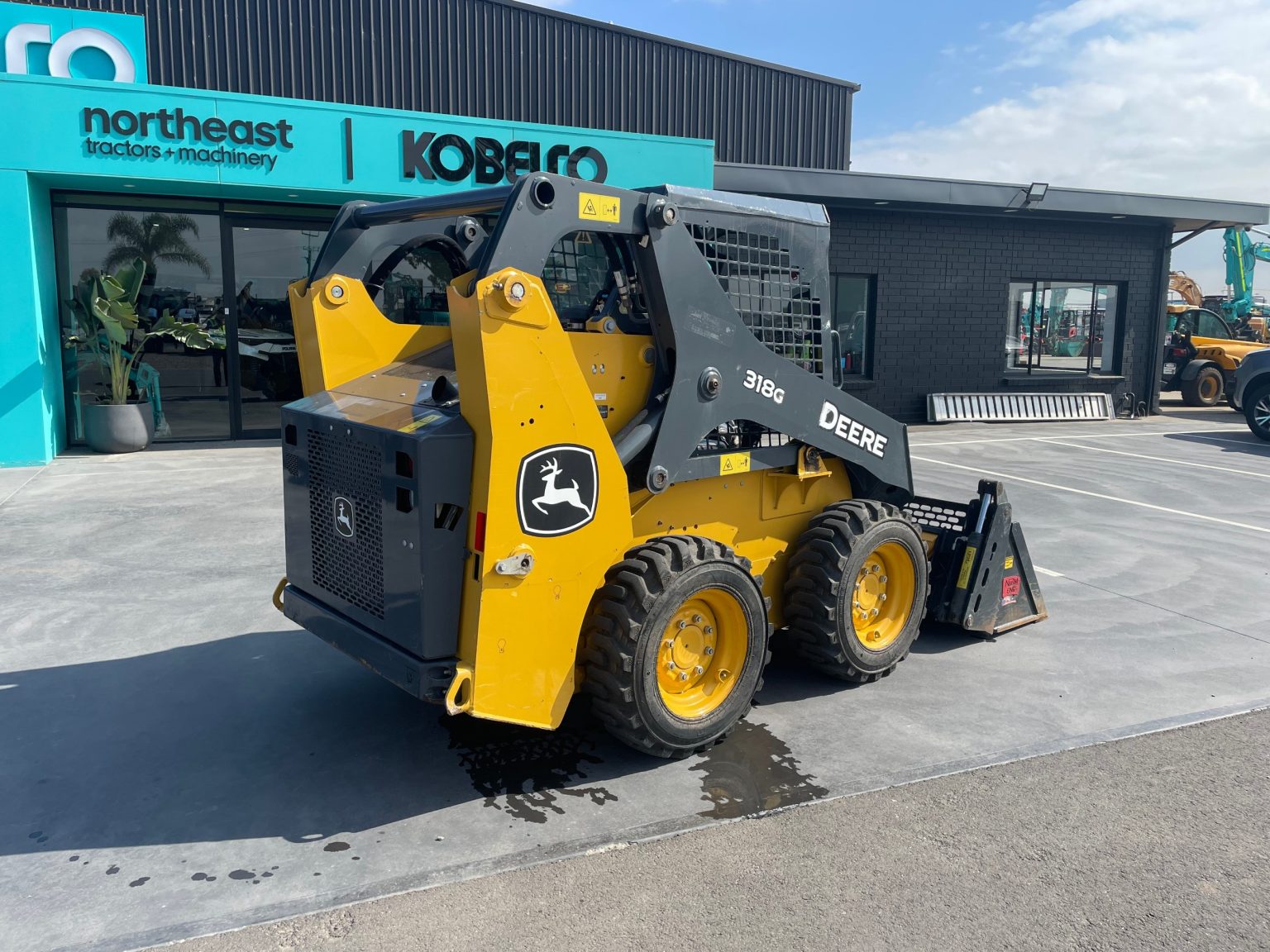2021 John Deere 318G Skid Steer Loader – Northeast Tractors & Machinery